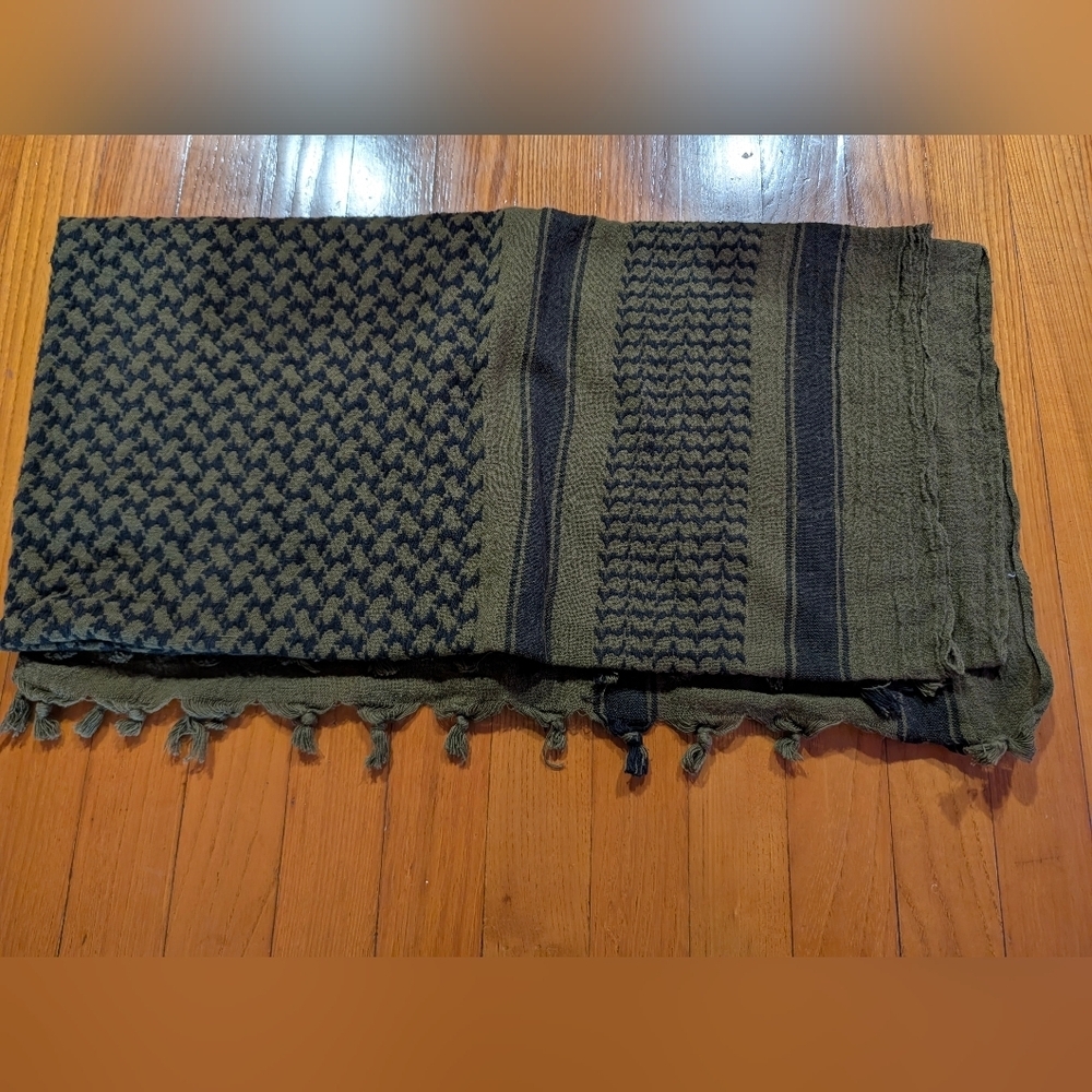 Green And Black Keffiyeh - Picture 2 of 4